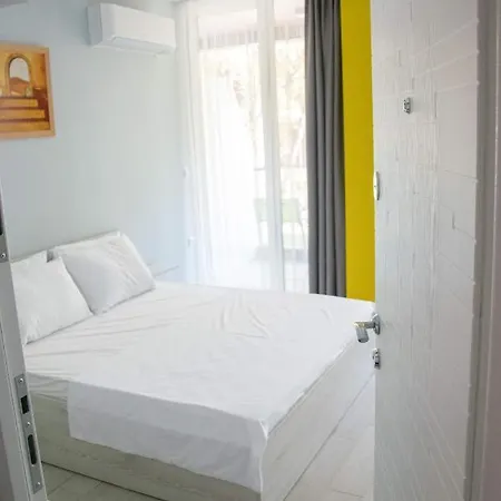 Siyana Varna-free Parking *