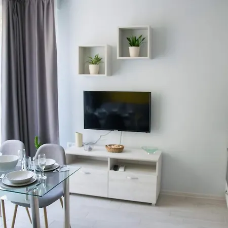 Siyana Varna-free Parking Apartment *