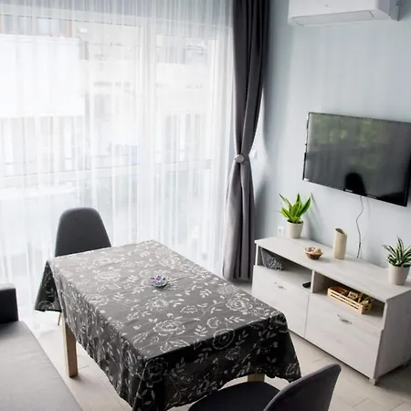 Siyana Varna-free Parking