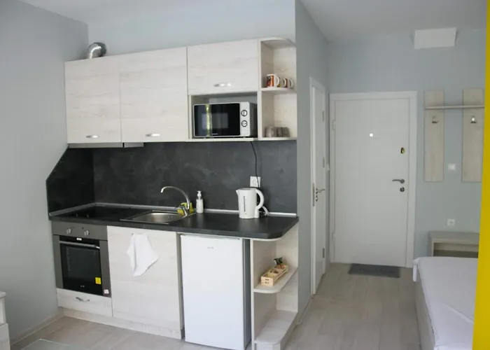 Siyana Varna-free Parking וארנה