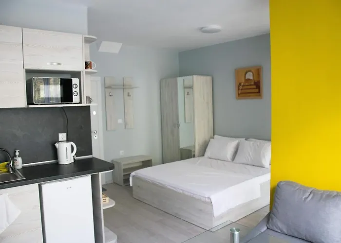 Siyana Varna-free Parking Apartment *